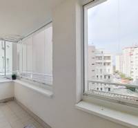 Moderny-3-izbovy-byt-s-panoramatickym-vyhladom-2x-Balkon-BA-Kresankova-ul-10132023_013855.jpeg