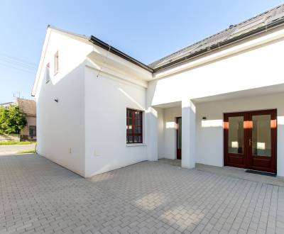 Beautiful 4bdr house 199m2, with garden 1093m2, fireplace and garage