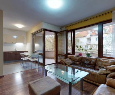 Elegant three-bedroom apartment in GAUDÍ 