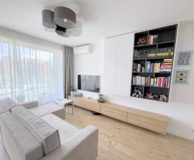 Rent Two bedroom apartment, Two bedroom apartment, Fialová, Bratislava