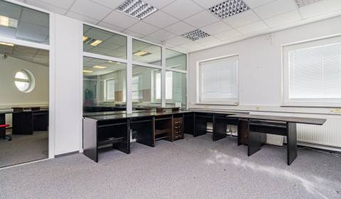  METROPOLITAN │Offices with parking for rent in Bratislava