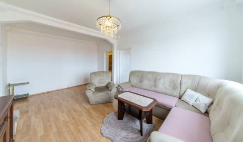 Pleasant 2bdr apt 75m2, with balcony in a good location