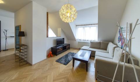 Beautiful spacious 1bdr apt 72m2, great area in the city