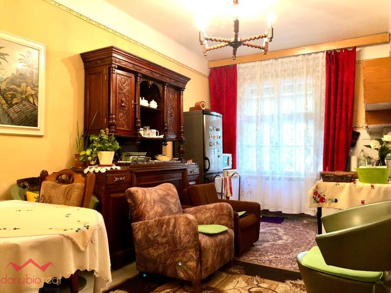 Meštiansky byt, 4-izbový byt, na predaj, záhrada, garáž, Komárno, Schulczová, Danubioreal