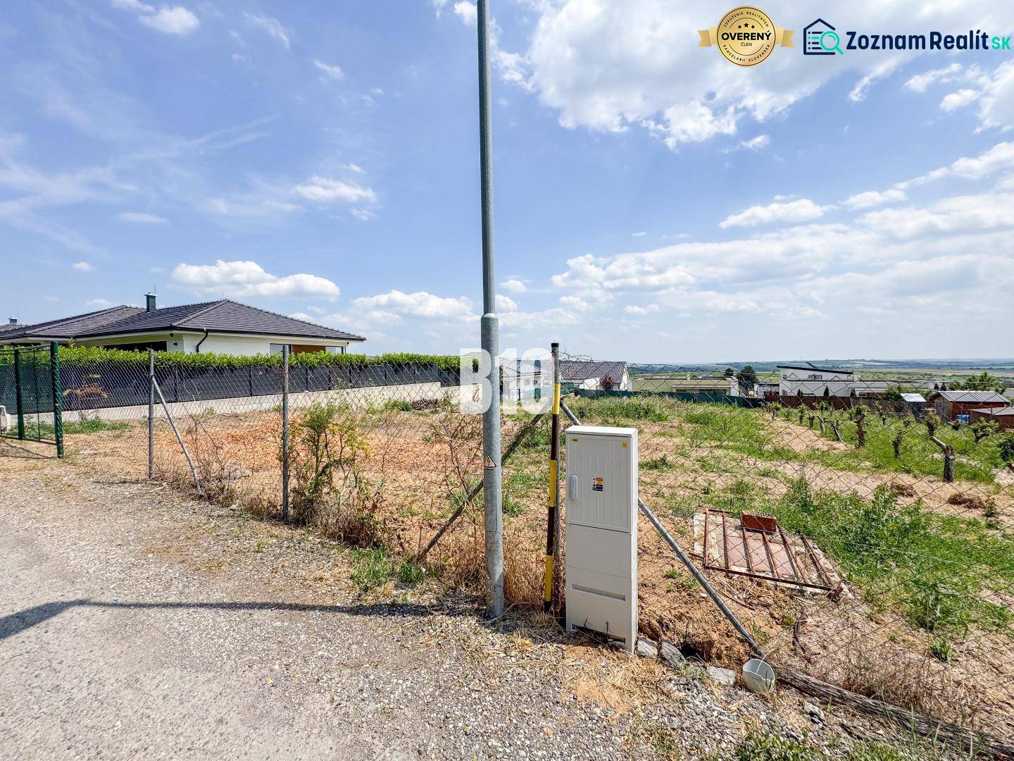 A plot for residential use in Štitáre with a view of the surroundings and an access road.