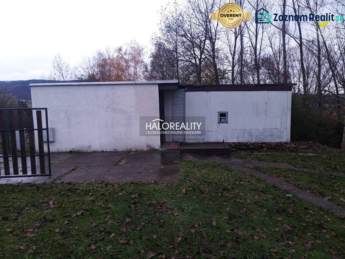 Recreational plots in Nitrianske Rudno with a simple structure surrounded by nature and trees.