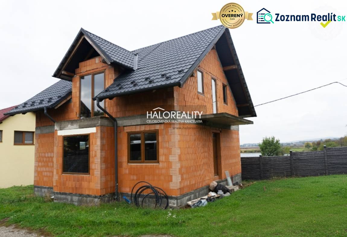 A family house in Sady nad Torysou with a brick construction and a pitched roof.