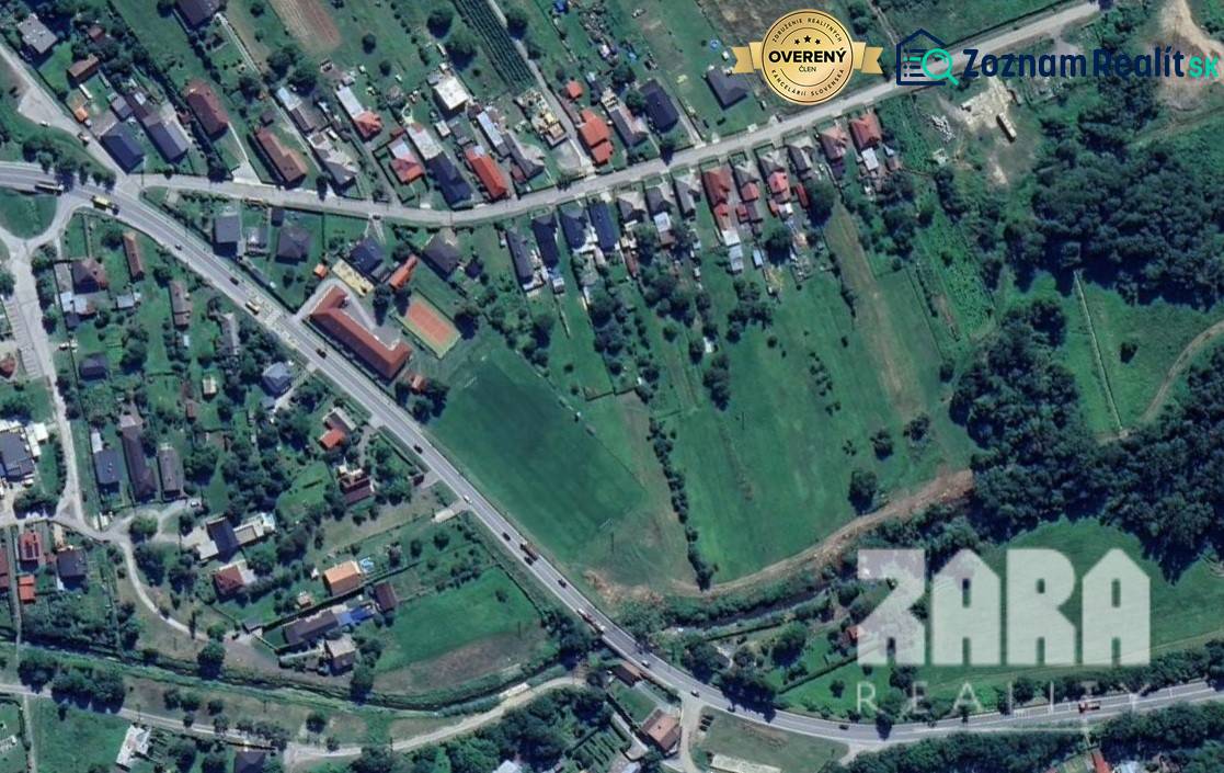 Aerial view of residential plots in Svinica, with plenty of greenery.