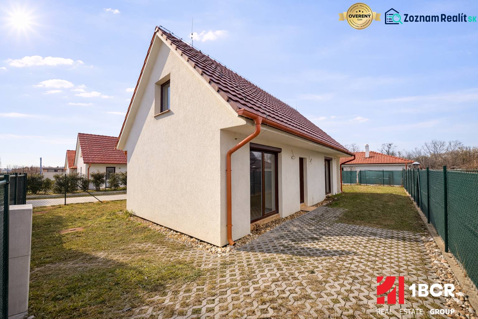 A family house in Most pri Bratislave on Záleská Street with fencing and a garden.