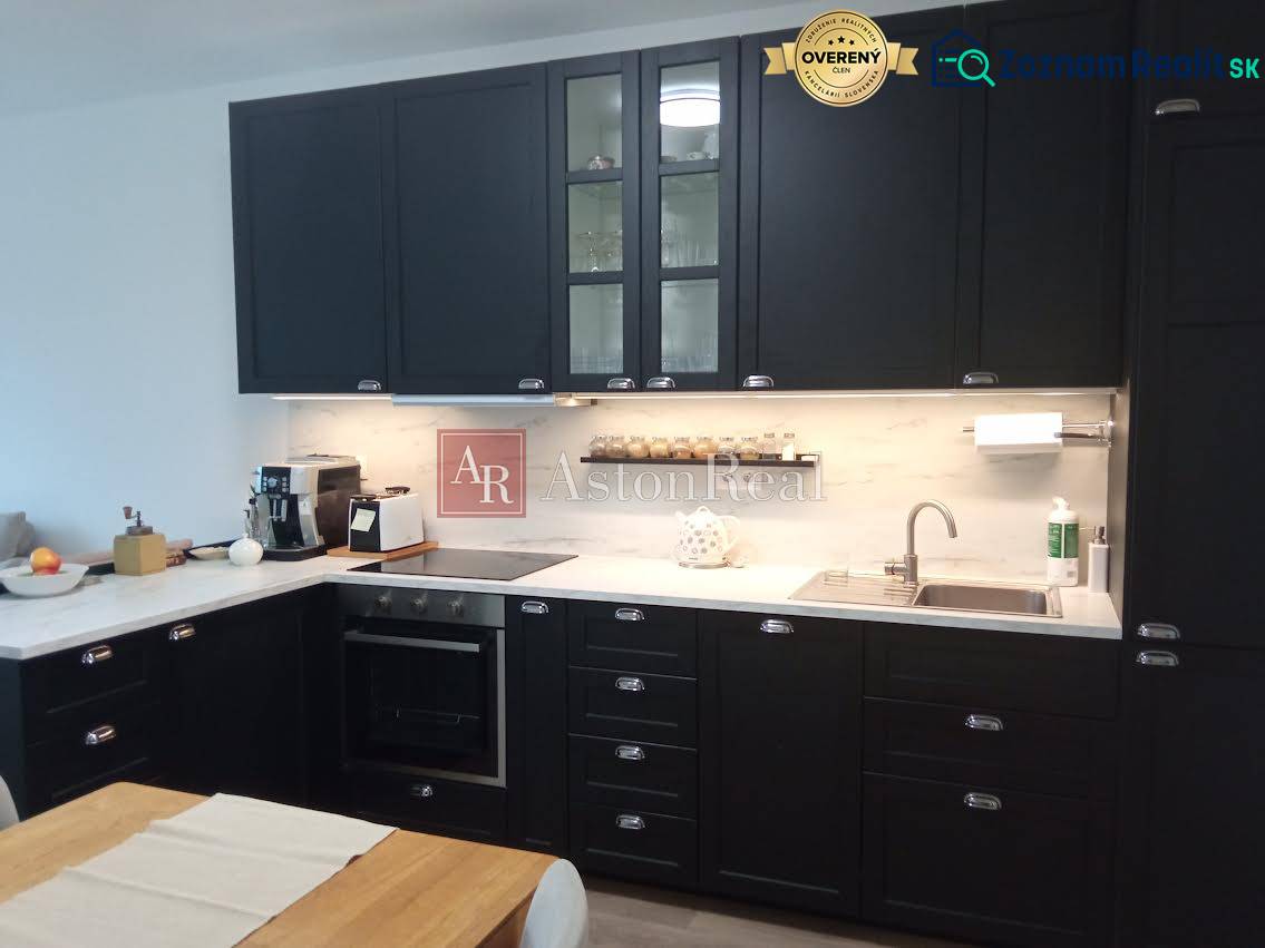 kuchynská linka.jpg