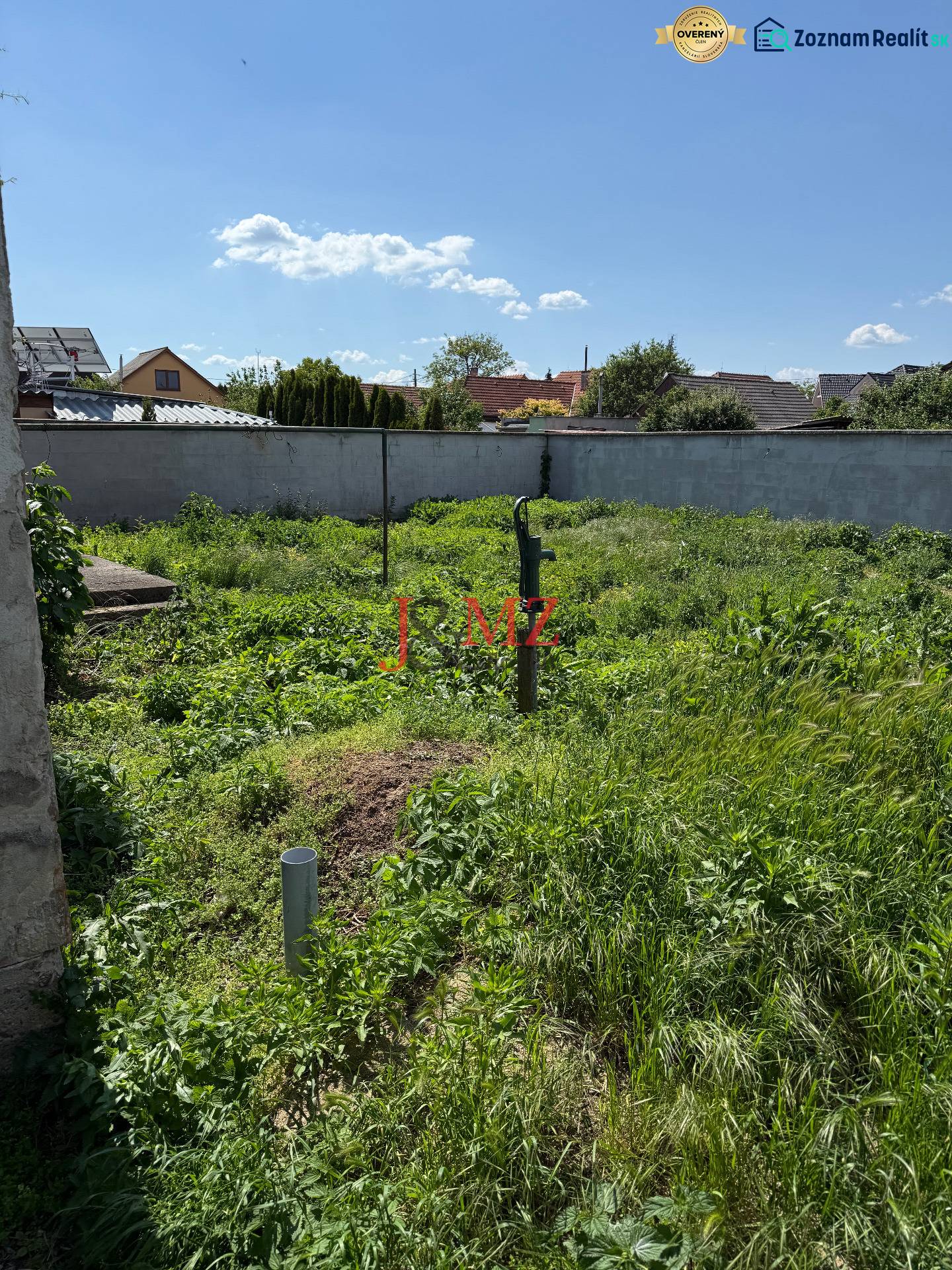 Kuzmanyho ul. Levice RD - stavbený pozemok  (3).jpg