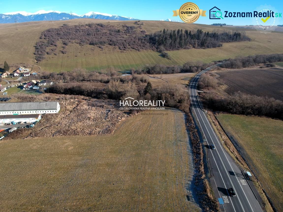 Landscape view of plots - living in Gôtovany, surrounded by road and nature.
