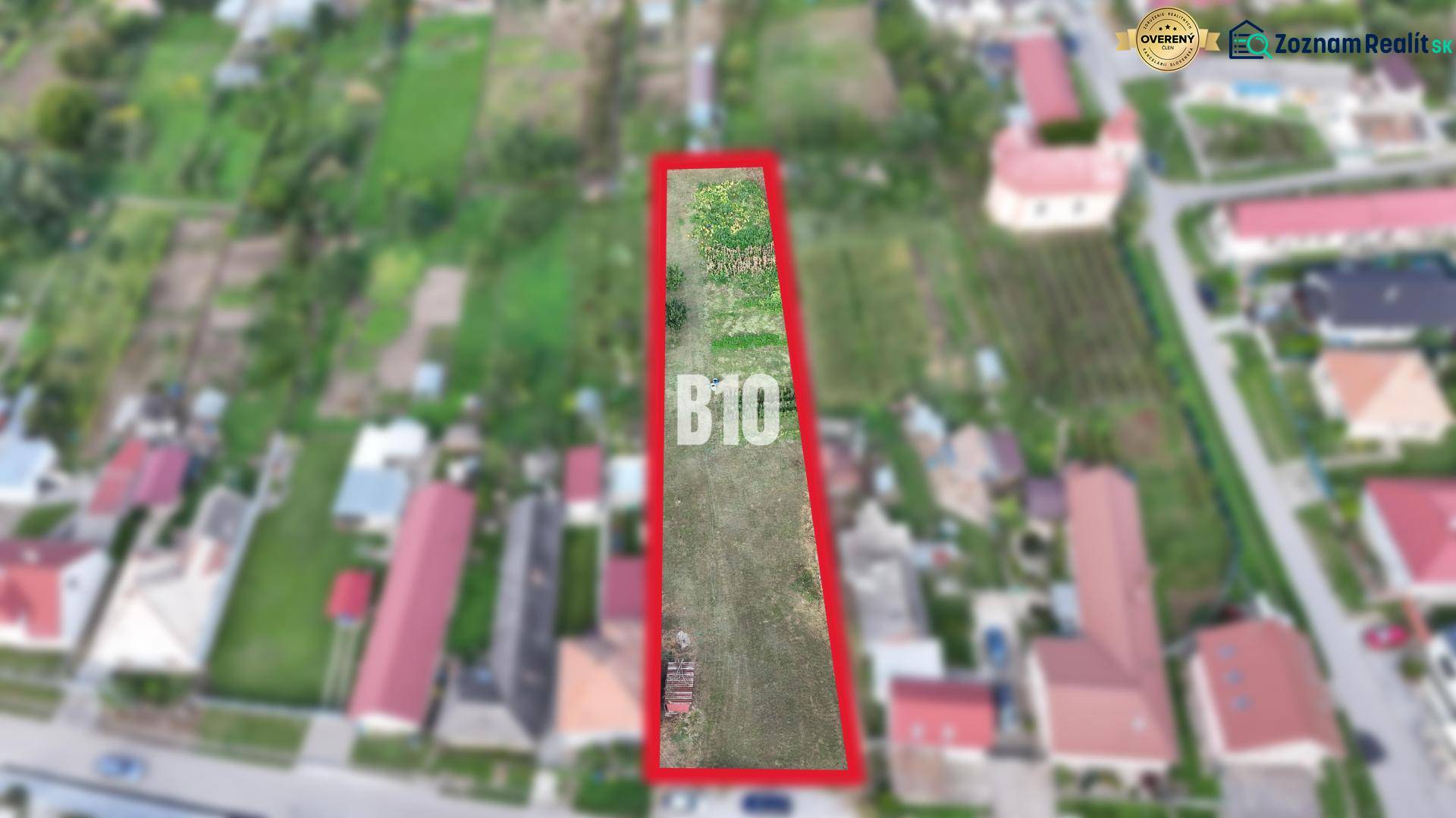 Plots - housing in Rumanová, marked rectangle, surrounded by family houses.