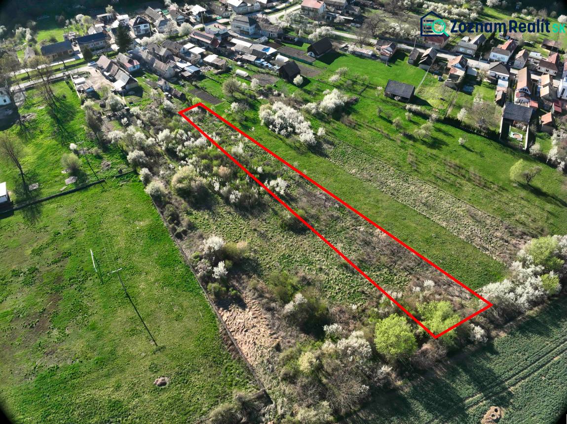 Aerial photograph of gardens in the Gemer area with the plot marked.