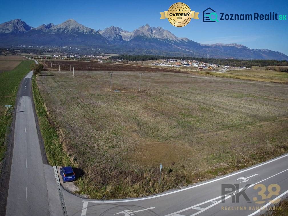 Plots - living near Mlynica, with views of majestic mountain scenery.