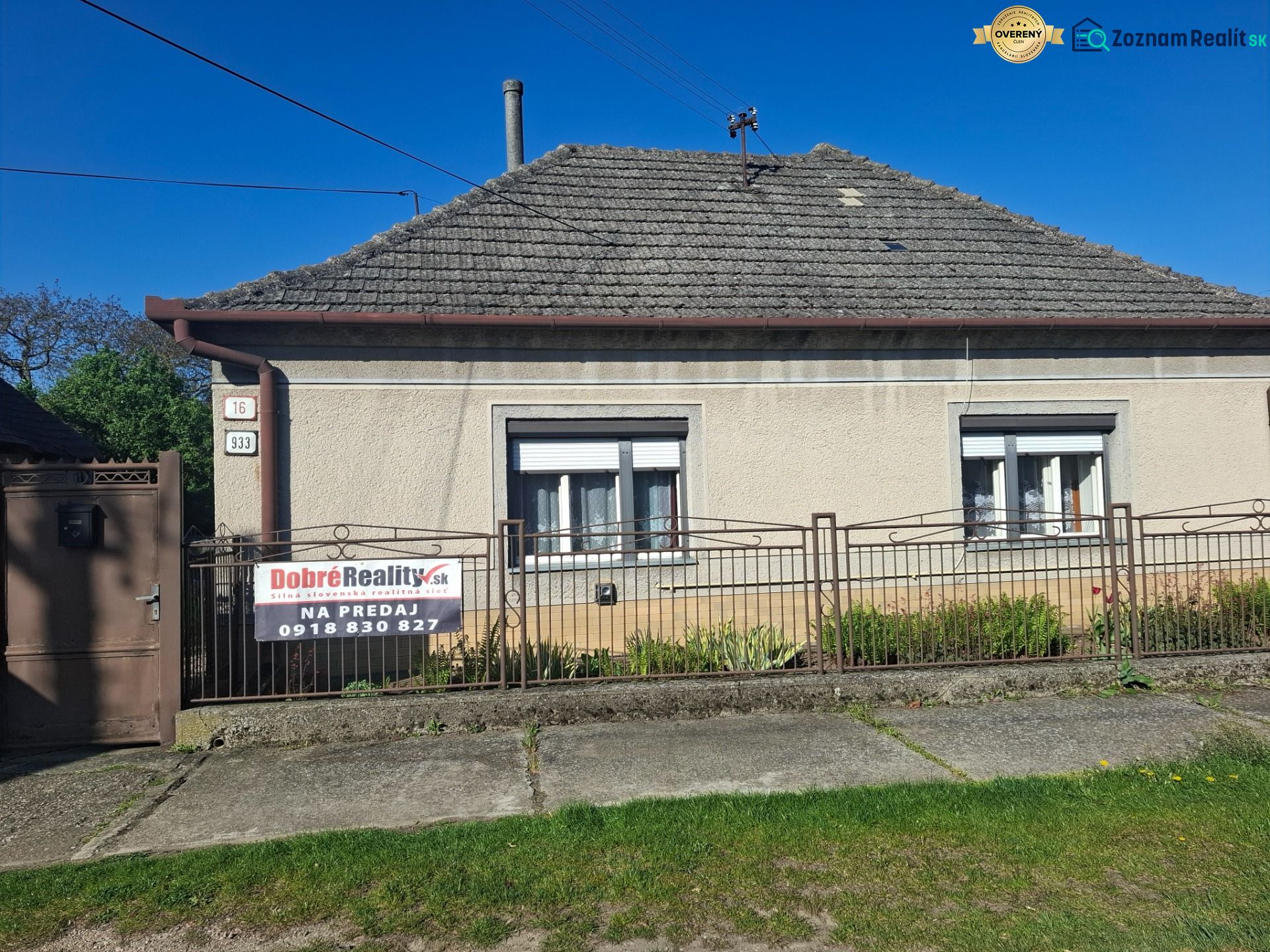 Family house in Tvrdošovce, fenced, with two windows and marked for sale.