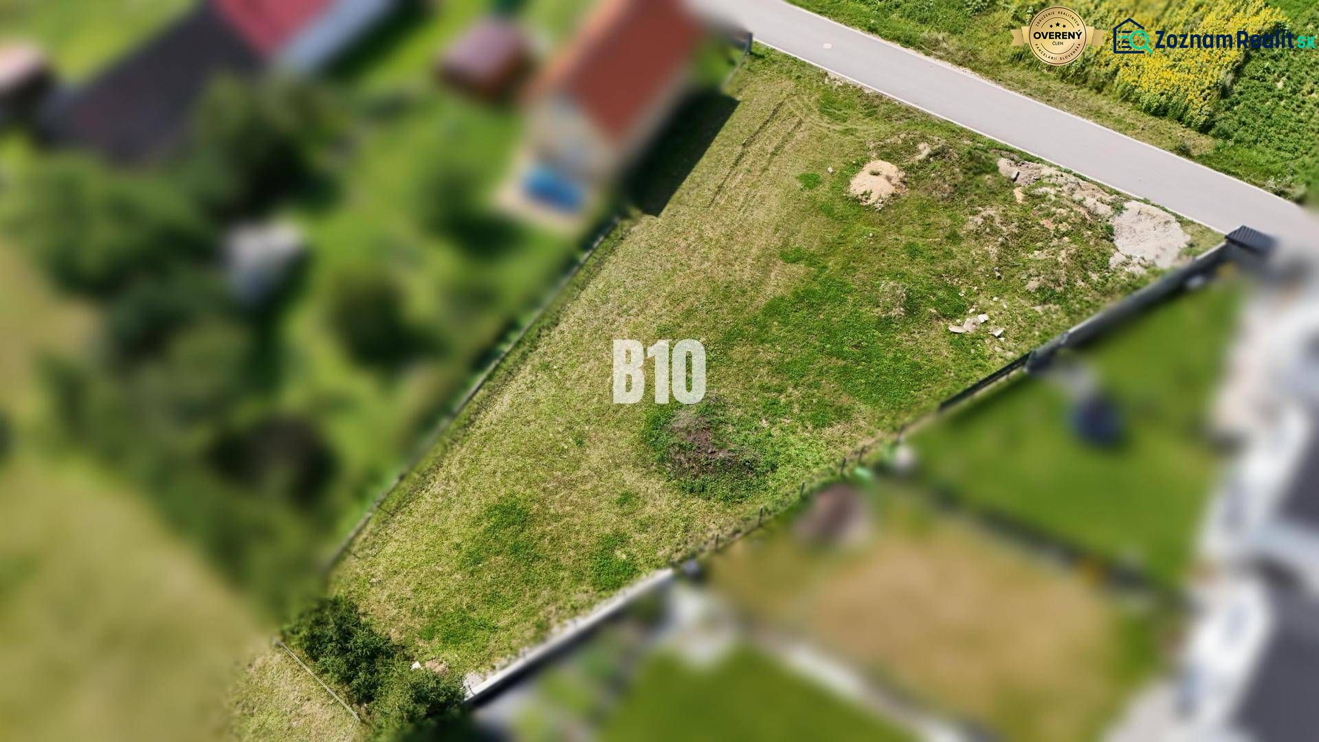 Building plot in Diaková, suitable for residential use, fenced and ready for construction.