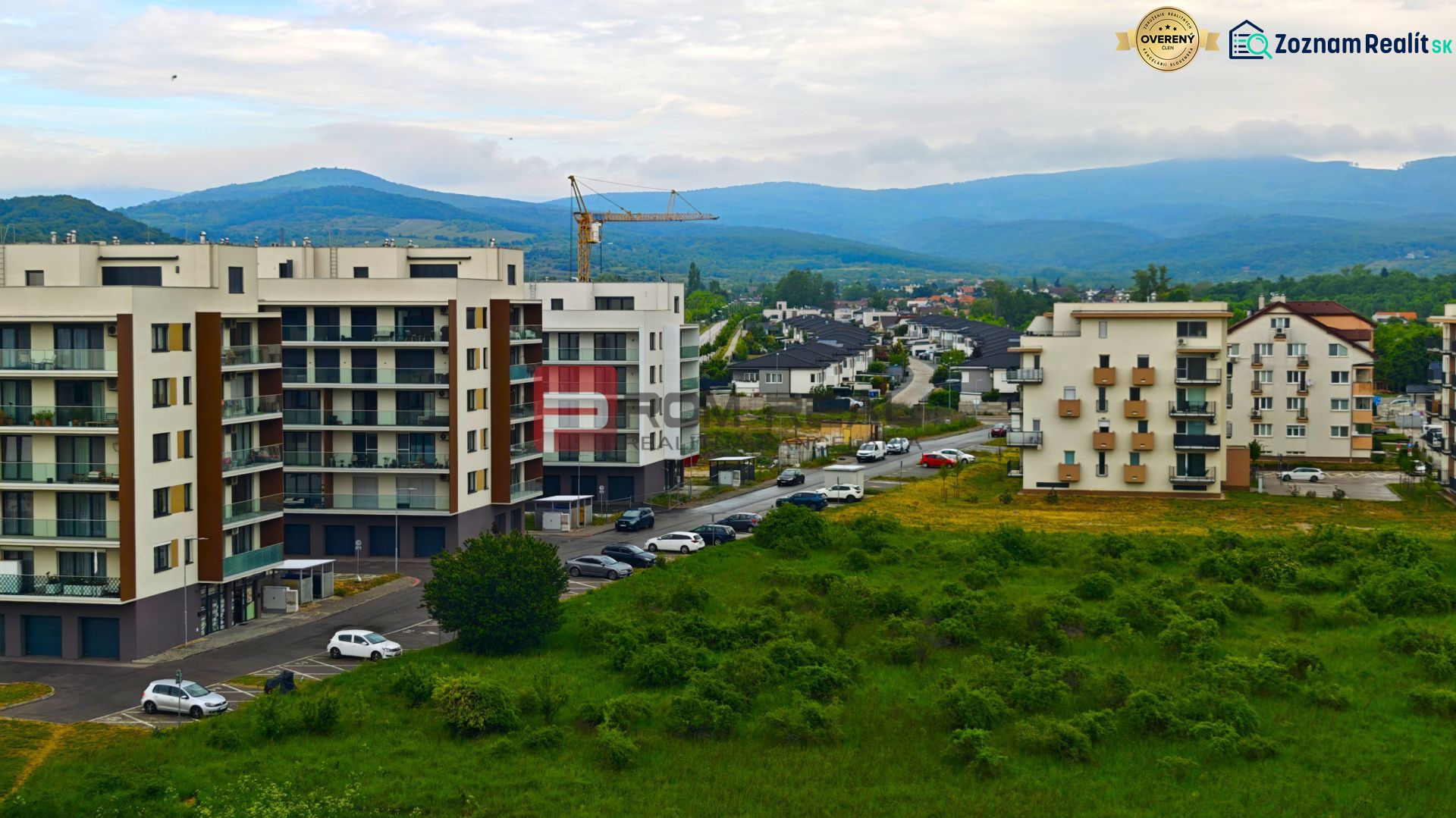 Pezinok, L.Novomestského: apartment buildings with a mountain panorama, construction and parking for a 3-bedroom apartment.