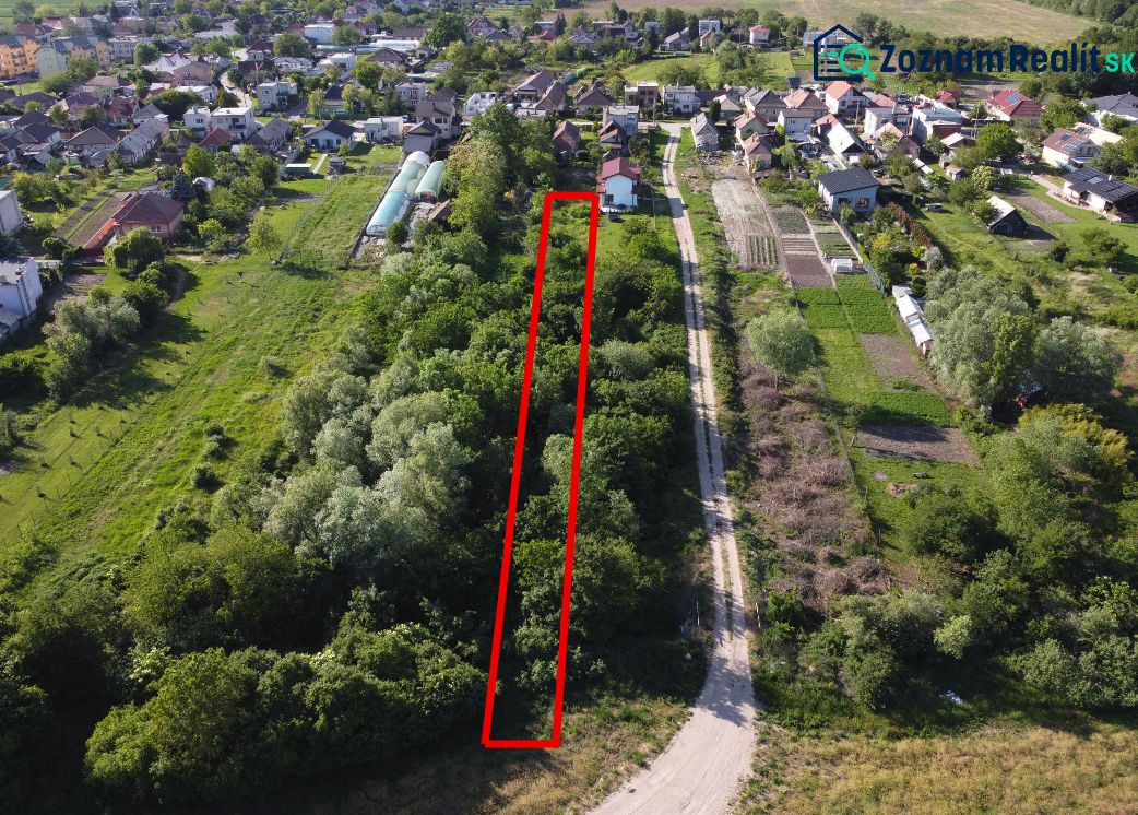 Aerial view of the marked plot with greenery in the gardens of Branč.
