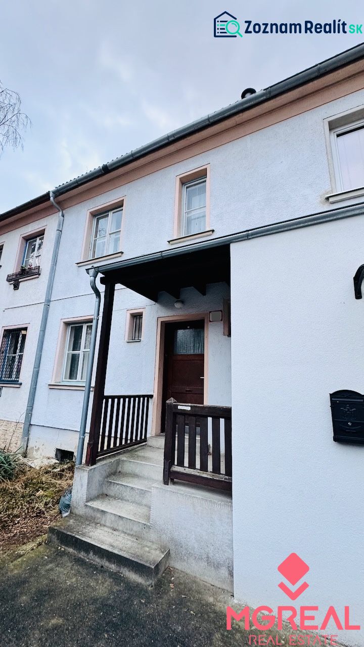 Entrance to a 3-room apartment on Rudolfa Jašíka Street in Partizánske.