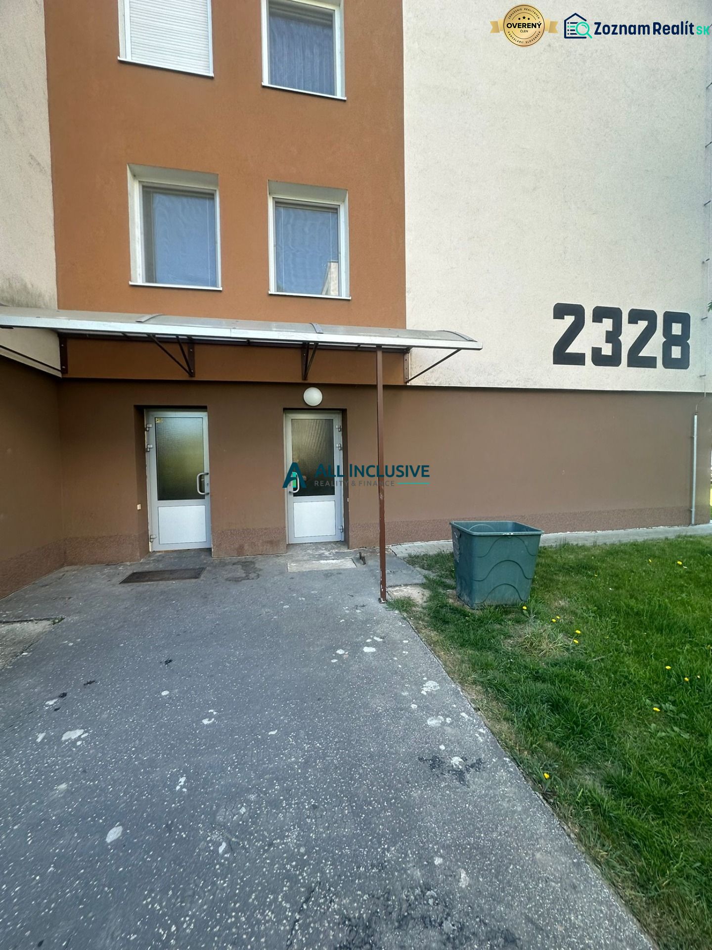 Entrance to the apartment building on Pavla Országha Hviezdoslava in Topoľčany, suitable for a 2-room apartment.