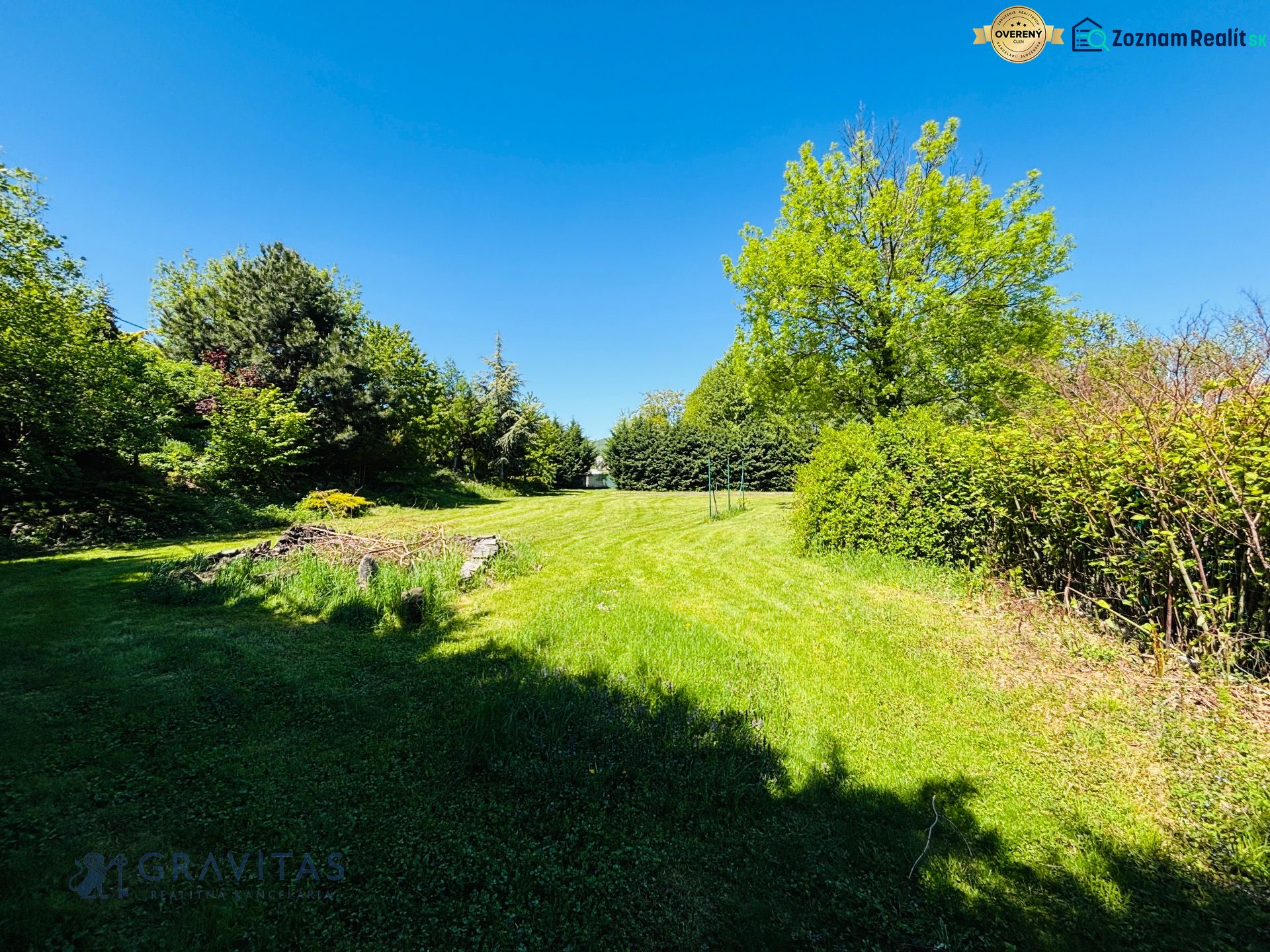 Garden with lawn on plots - living in Limbach on Krátka Street.
