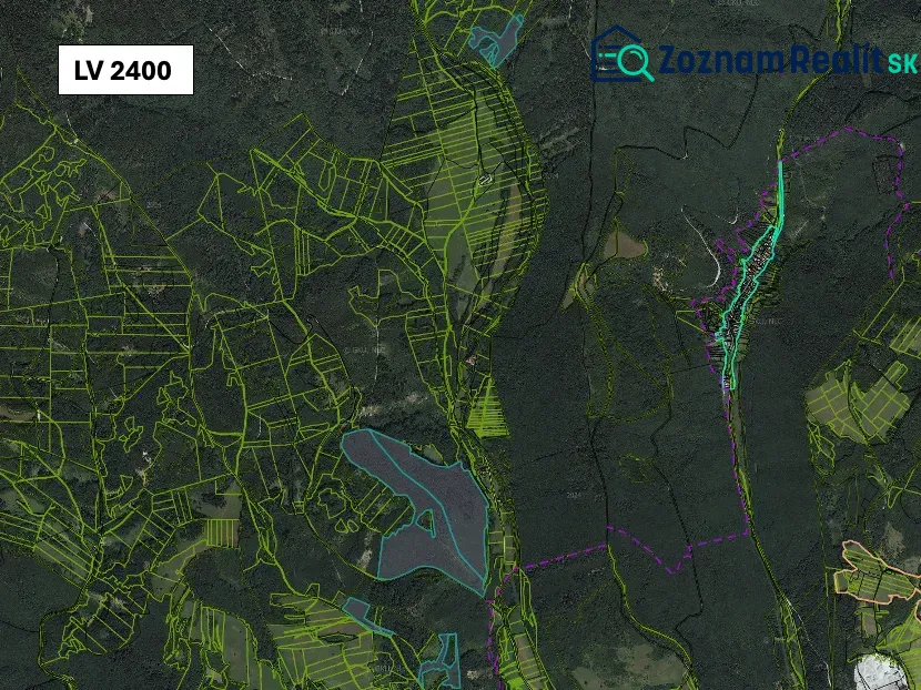 An aerial map of agricultural and forest lands near Brusno with marked parcel boundaries.