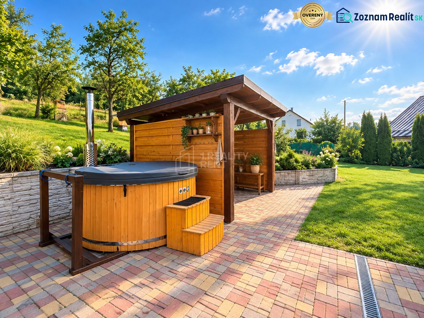 Family house in Košariská in Oščadnica with a wooden hot tub and a terrace in the garden.