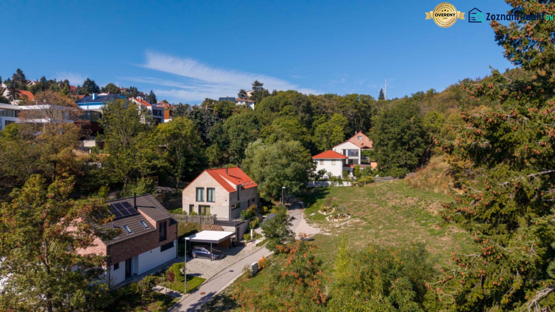 A family house in Bratislava on Koliba, in Vtáčie údolie street, surrounded by greenery.