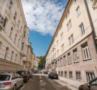 Superiorly renovated 2-room apartment in the Old Town
