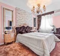 talianska-spalna-luxusny-  poschodovy 4-izbový-byt-v-talianskom-style-na-hradnom kopci-babonytre.jpg