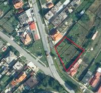 Na predaj stavebný pozemok, /š 27m/, Čierny Brod centrum, 592 m², viac na: https://reality.intexreal.sk/