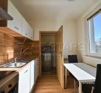 Predaj 1 izbový byt Tr. Teplá kuchyňa  pohľad 4.jpg