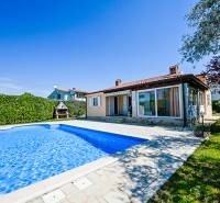 CROATIA - 3-room house 7 km from the town of POREČ