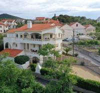 CROATIA - Apartment house with 6 apartments - Lukoran, island UGLJAN