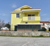 CROATIA - Apartment house with three apartments - VRSI, Zadar