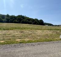 A grassy plot in Gregorovce, ideal for living with a view of nature.