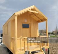 Wooden mobile home for rent in Gardens on Myslavská Street in Baška.