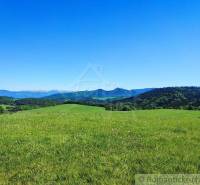 Green view of the mountains, blue sky, nature, and gardens attract with their beauty.