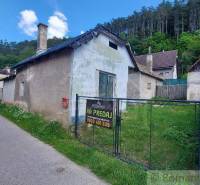 Family house for sale in a picturesque village, surrounded by green forests and tranquility.