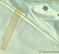 Cadastral map with marked plot, neighboring buildings and Rozgier stream in the background.