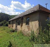 Old cottage surrounded by greenery, ideal for recreation and land - living.