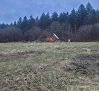 A country cottage surrounded by meadows and forest, an ideal place for relaxation in nature.