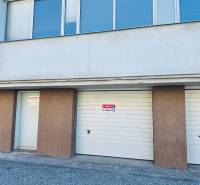 Garages at Štefánik Square in Spišská Nová Ves with rental offer.