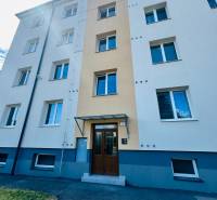 An apartment building on Hviezdoslavova Street in Spišská Nová Ves offers 2-room apartments.