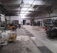 Industrial hall with machines and tools in Warehouses and halls.