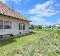 Family house with a yard on Malý Madaras Street in Tomášov, category Land - residential.