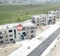 New buildings along Limbašská Road in Pezinok with a view of the vineyards, 2-room apartment.