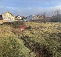 Stupava, Bazová: Grassland plot for residential use, surrounded by family houses.