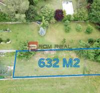 Building plot in Marianka on Na Tálkoch street, area of 632 m², surrounded by greenery.